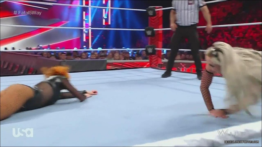 WWE_Monday_Night_Raw_2022_06_20_720p_HDTV_x264-NWCHD_mp4_001013579.jpg