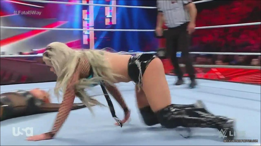 WWE_Monday_Night_Raw_2022_06_20_720p_HDTV_x264-NWCHD_mp4_001014380.jpg