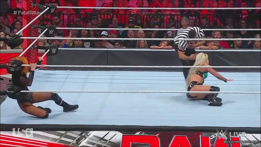WWE_Monday_Night_Raw_2022_06_20_720p_HDTV_x264-NWCHD_mp4_001025191.jpg
