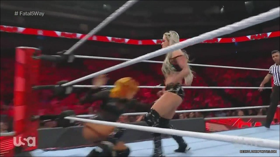 WWE_Monday_Night_Raw_2022_06_20_720p_HDTV_x264-NWCHD_mp4_001032398.jpg