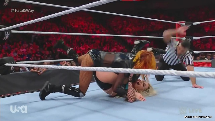 WWE_Monday_Night_Raw_2022_06_20_720p_HDTV_x264-NWCHD_mp4_001036001.jpg