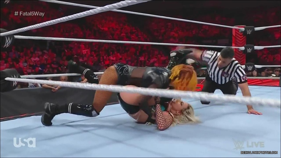WWE_Monday_Night_Raw_2022_06_20_720p_HDTV_x264-NWCHD_mp4_001036402.jpg