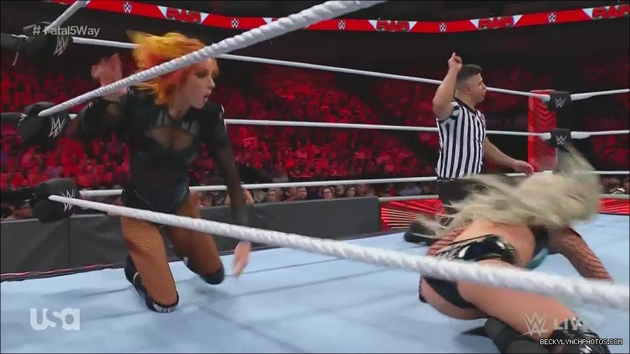WWE_Monday_Night_Raw_2022_06_20_720p_HDTV_x264-NWCHD_mp4_001038003.jpg