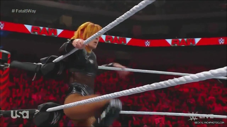 WWE_Monday_Night_Raw_2022_06_20_720p_HDTV_x264-NWCHD_mp4_001039205.jpg