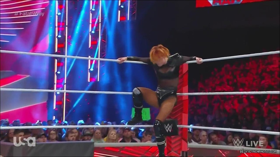 WWE_Monday_Night_Raw_2022_06_20_720p_HDTV_x264-NWCHD_mp4_001039605.jpg