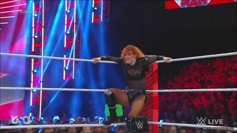 WWE_Monday_Night_Raw_2022_06_20_720p_HDTV_x264-NWCHD_mp4_001040005.jpg
