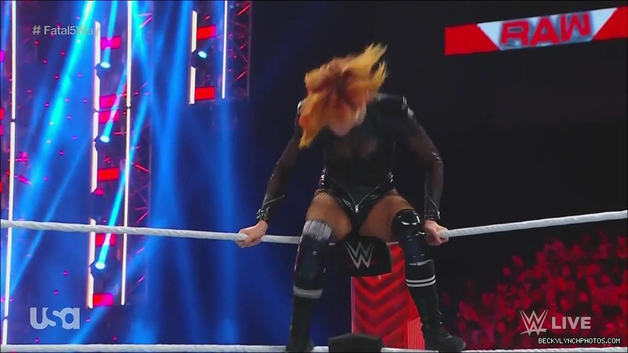 WWE_Monday_Night_Raw_2022_06_20_720p_HDTV_x264-NWCHD_mp4_001041607.jpg