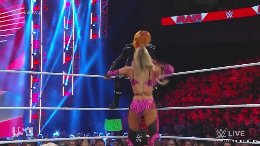 WWE_Monday_Night_Raw_2022_06_20_720p_HDTV_x264-NWCHD_mp4_001043209.jpg