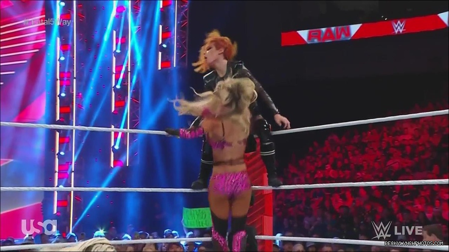 WWE_Monday_Night_Raw_2022_06_20_720p_HDTV_x264-NWCHD_mp4_001043609.jpg