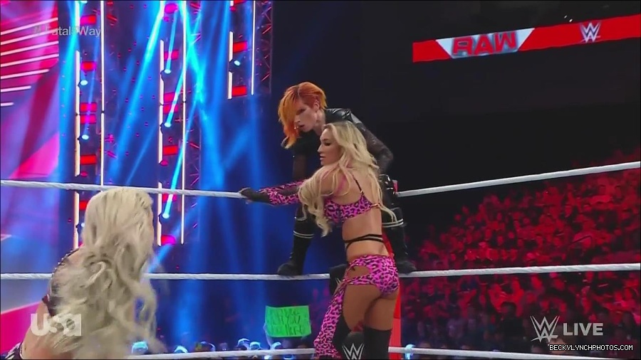 WWE_Monday_Night_Raw_2022_06_20_720p_HDTV_x264-NWCHD_mp4_001044410.jpg