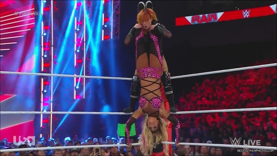 WWE_Monday_Night_Raw_2022_06_20_720p_HDTV_x264-NWCHD_mp4_001049615.jpg