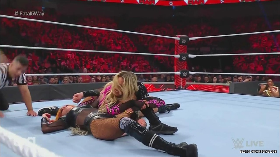 WWE_Monday_Night_Raw_2022_06_20_720p_HDTV_x264-NWCHD_mp4_001054820.jpg