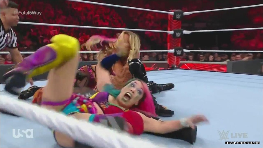 WWE_Monday_Night_Raw_2022_06_20_720p_HDTV_x264-NWCHD_mp4_001056021.jpg