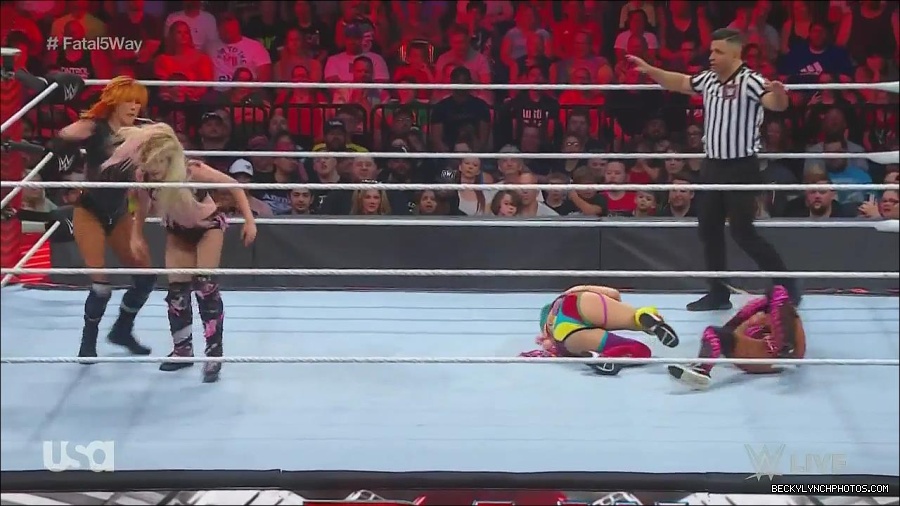 WWE_Monday_Night_Raw_2022_06_20_720p_HDTV_x264-NWCHD_mp4_001108274.jpg