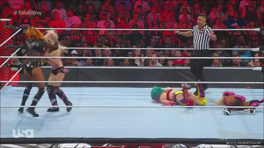 WWE_Monday_Night_Raw_2022_06_20_720p_HDTV_x264-NWCHD_mp4_001108674.jpg
