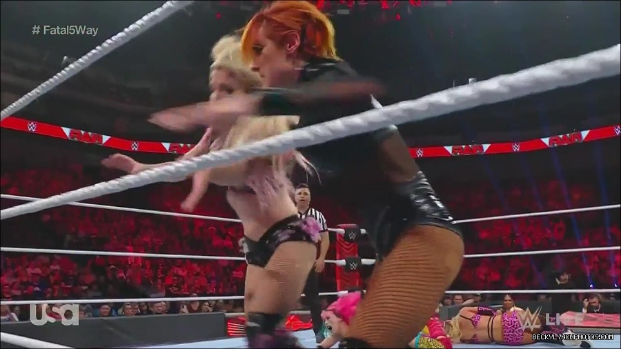 WWE_Monday_Night_Raw_2022_06_20_720p_HDTV_x264-NWCHD_mp4_001109074.jpg