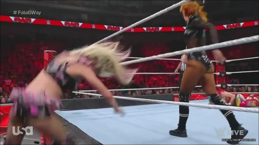 WWE_Monday_Night_Raw_2022_06_20_720p_HDTV_x264-NWCHD_mp4_001110276.jpg