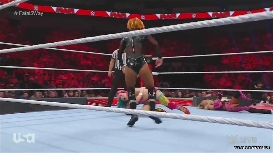 WWE_Monday_Night_Raw_2022_06_20_720p_HDTV_x264-NWCHD_mp4_001111477.jpg