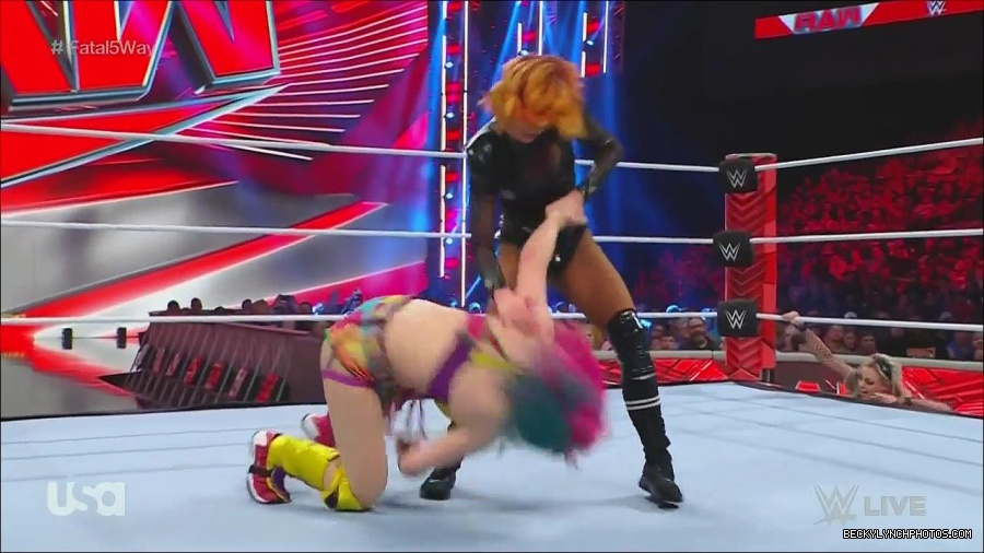 WWE_Monday_Night_Raw_2022_06_20_720p_HDTV_x264-NWCHD_mp4_001115080.jpg
