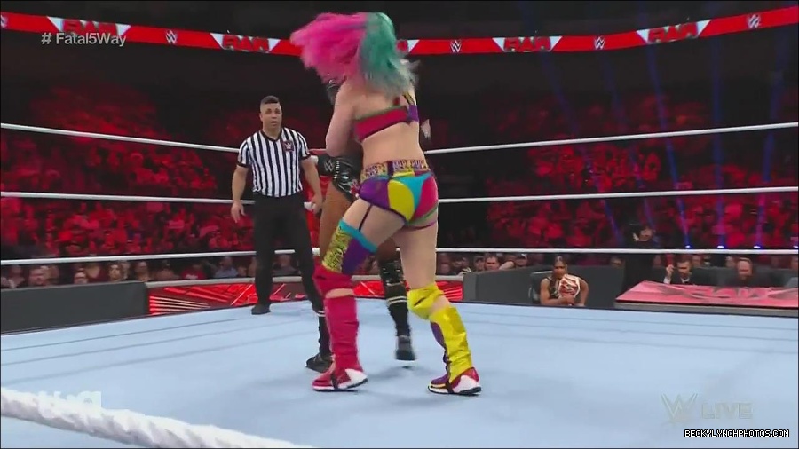 WWE_Monday_Night_Raw_2022_06_20_720p_HDTV_x264-NWCHD_mp4_001117883.jpg