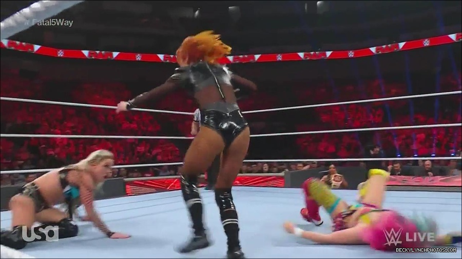 WWE_Monday_Night_Raw_2022_06_20_720p_HDTV_x264-NWCHD_mp4_001124290.jpg