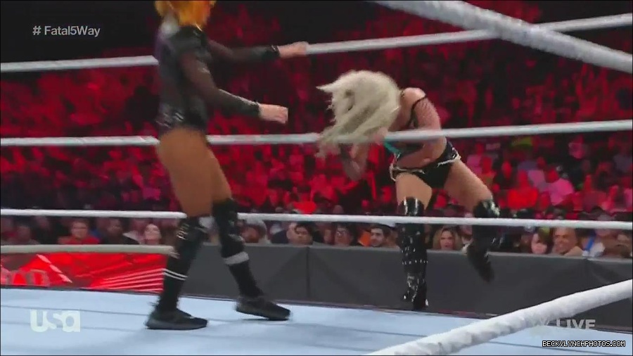 WWE_Monday_Night_Raw_2022_06_20_720p_HDTV_x264-NWCHD_mp4_001127092.jpg