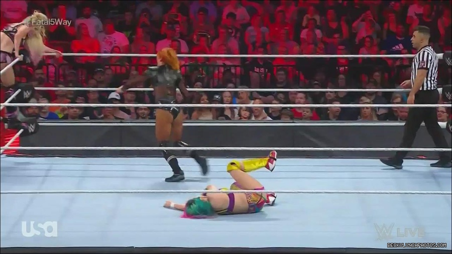WWE_Monday_Night_Raw_2022_06_20_720p_HDTV_x264-NWCHD_mp4_001128694.jpg