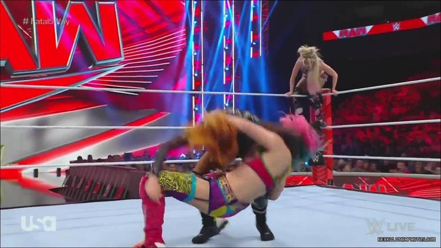 WWE_Monday_Night_Raw_2022_06_20_720p_HDTV_x264-NWCHD_mp4_001133499.jpg