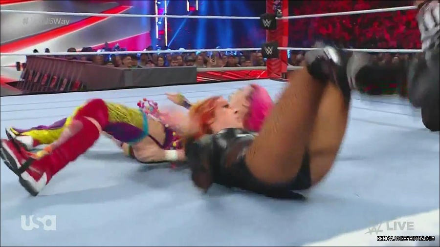 WWE_Monday_Night_Raw_2022_06_20_720p_HDTV_x264-NWCHD_mp4_001136302.jpg