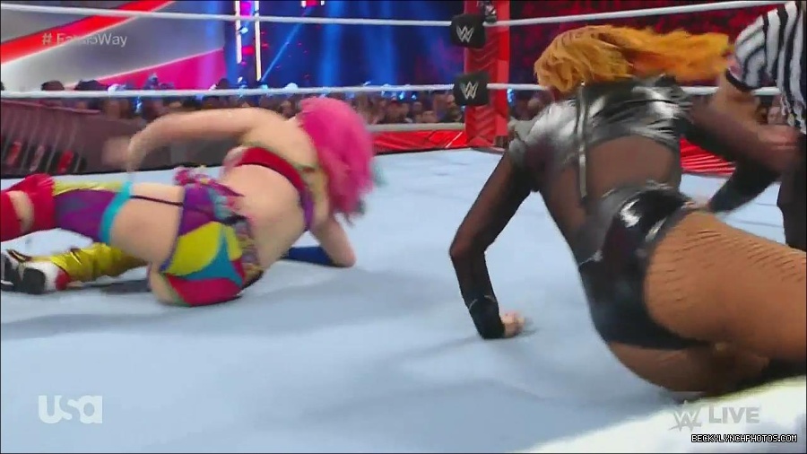 WWE_Monday_Night_Raw_2022_06_20_720p_HDTV_x264-NWCHD_mp4_001136702.jpg