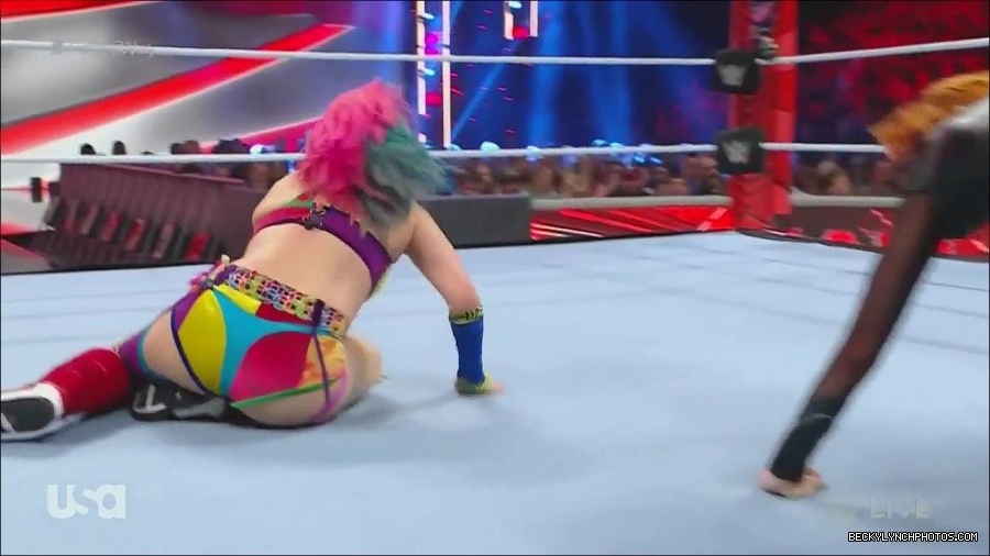 WWE_Monday_Night_Raw_2022_06_20_720p_HDTV_x264-NWCHD_mp4_001137102.jpg