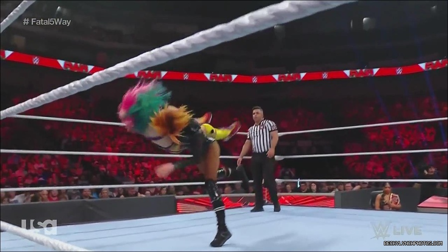 WWE_Monday_Night_Raw_2022_06_20_720p_HDTV_x264-NWCHD_mp4_001141507.jpg