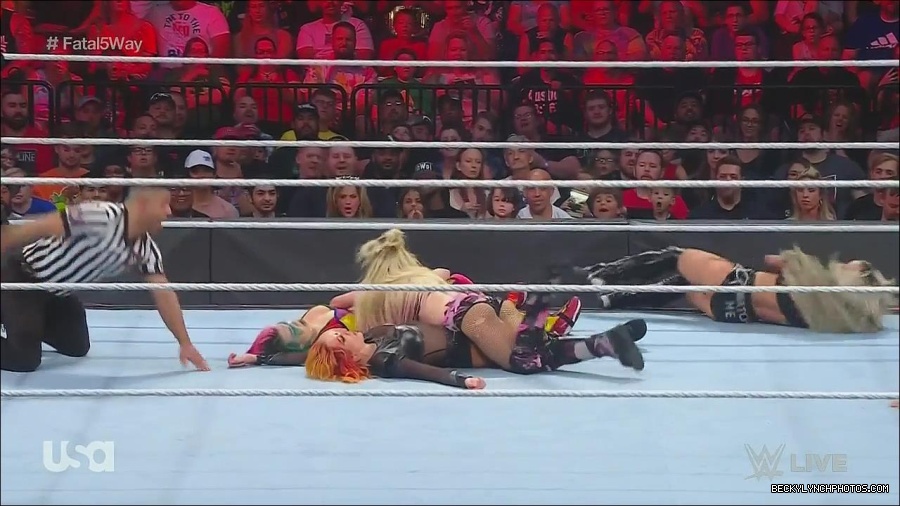 WWE_Monday_Night_Raw_2022_06_20_720p_HDTV_x264-NWCHD_mp4_001147513.jpg