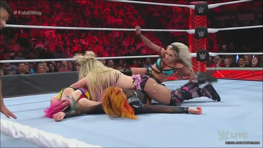 WWE_Monday_Night_Raw_2022_06_20_720p_HDTV_x264-NWCHD_mp4_001147913.jpg