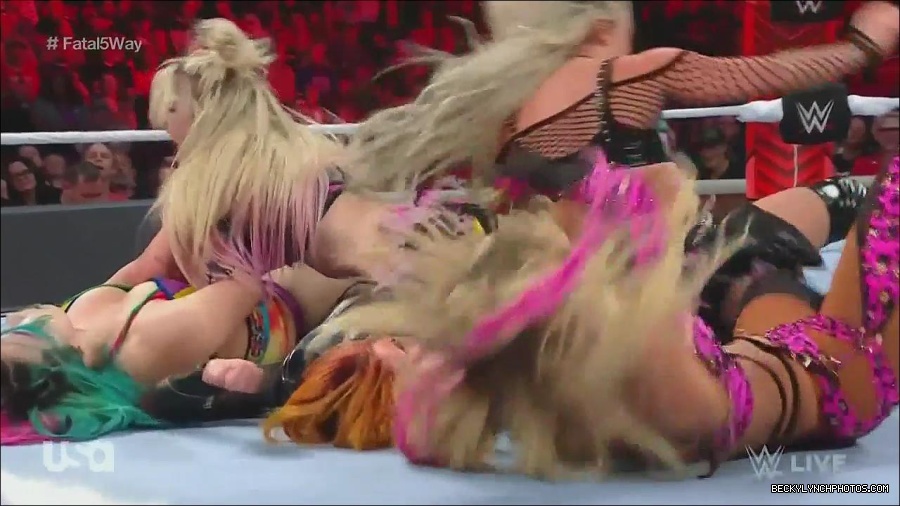WWE_Monday_Night_Raw_2022_06_20_720p_HDTV_x264-NWCHD_mp4_001149114.jpg