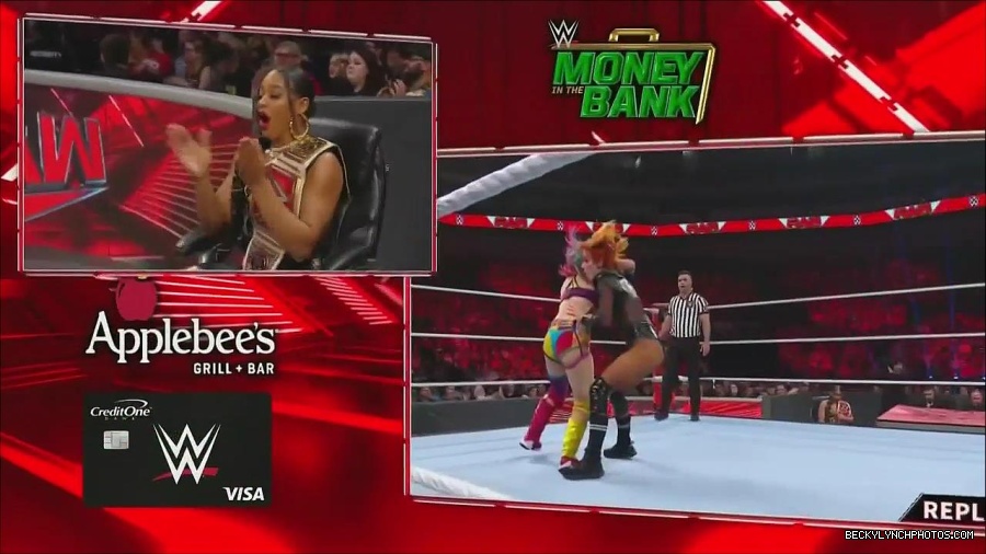 WWE_Monday_Night_Raw_2022_06_20_720p_HDTV_x264-NWCHD_mp4_001157523.jpg