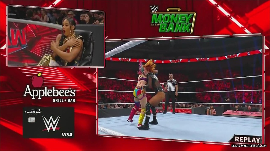 WWE_Monday_Night_Raw_2022_06_20_720p_HDTV_x264-NWCHD_mp4_001157923.jpg