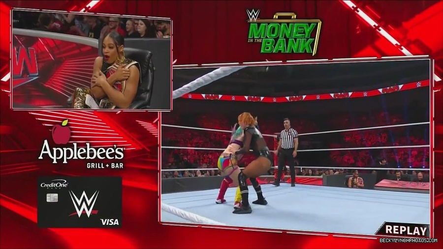 WWE_Monday_Night_Raw_2022_06_20_720p_HDTV_x264-NWCHD_mp4_001158724.jpg