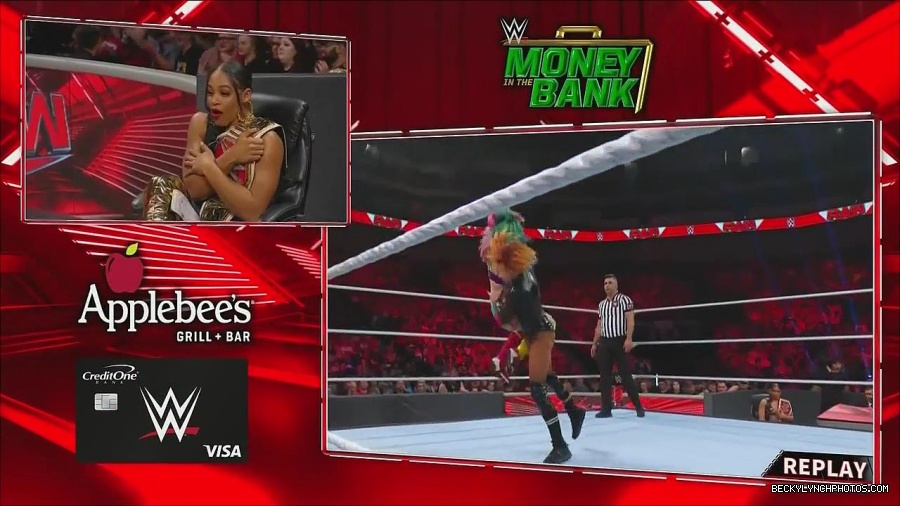 WWE_Monday_Night_Raw_2022_06_20_720p_HDTV_x264-NWCHD_mp4_001159124.jpg