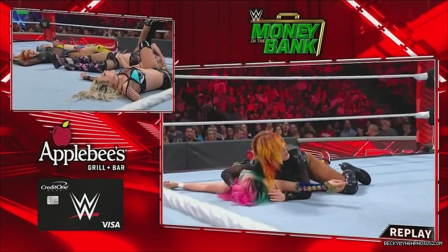 WWE_Monday_Night_Raw_2022_06_20_720p_HDTV_x264-NWCHD_mp4_001161126.jpg