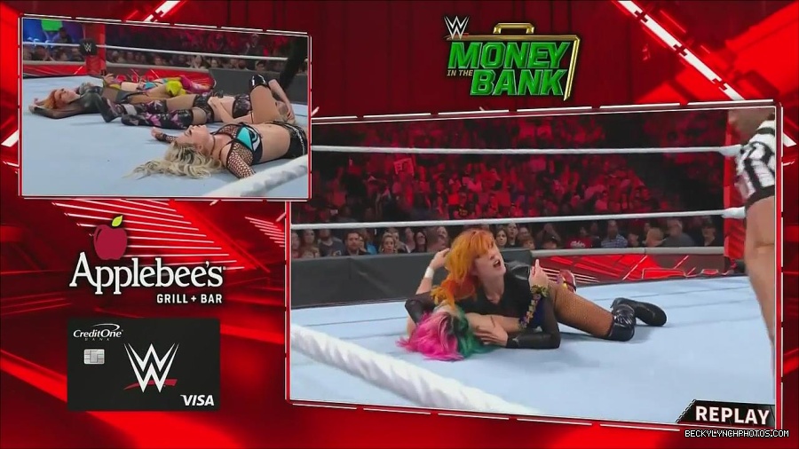 WWE_Monday_Night_Raw_2022_06_20_720p_HDTV_x264-NWCHD_mp4_001161527.jpg
