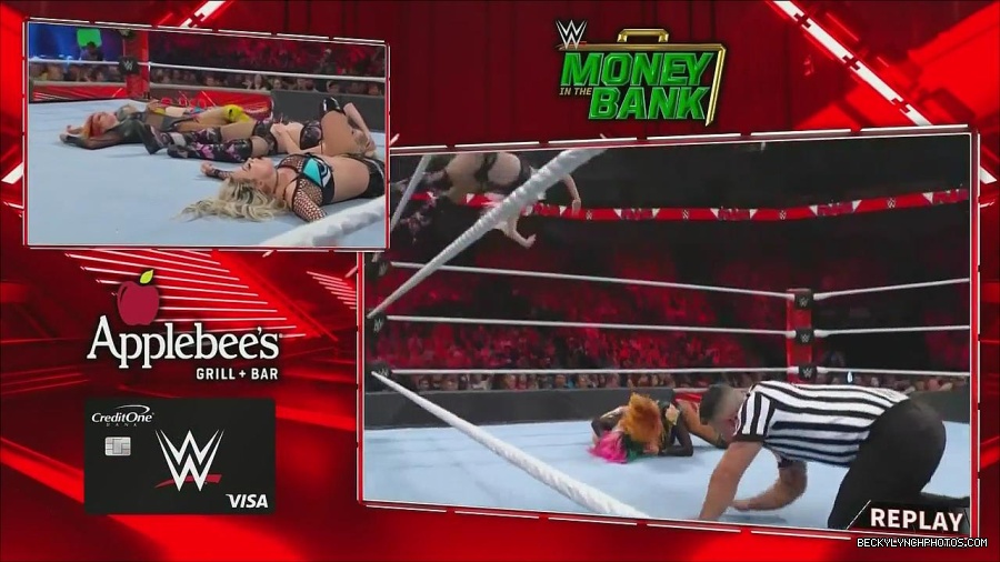 WWE_Monday_Night_Raw_2022_06_20_720p_HDTV_x264-NWCHD_mp4_001161927.jpg