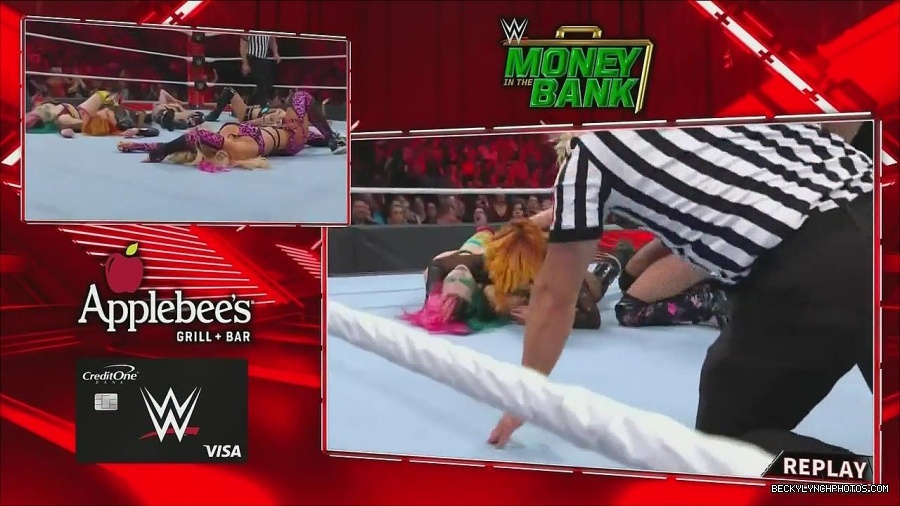 WWE_Monday_Night_Raw_2022_06_20_720p_HDTV_x264-NWCHD_mp4_001162728.jpg