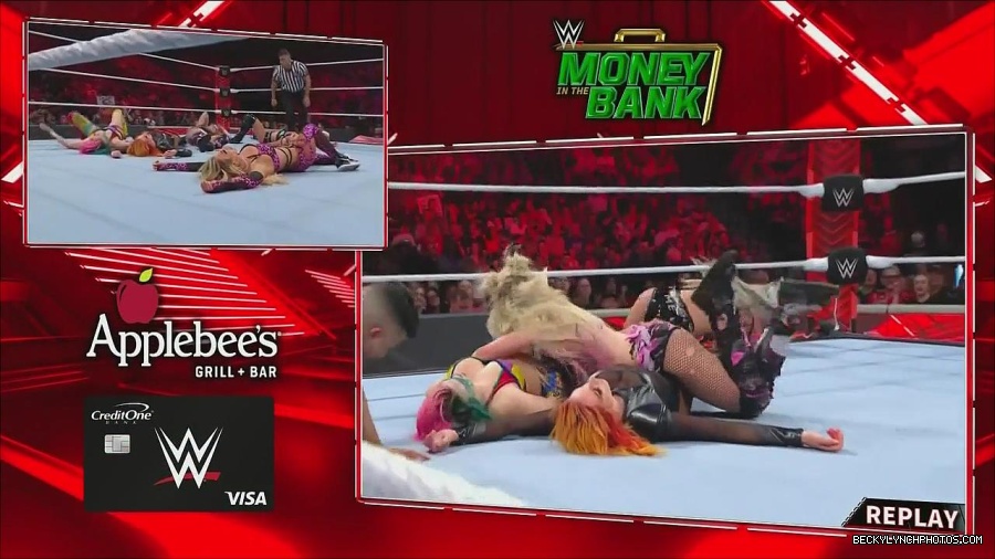 WWE_Monday_Night_Raw_2022_06_20_720p_HDTV_x264-NWCHD_mp4_001165130.jpg
