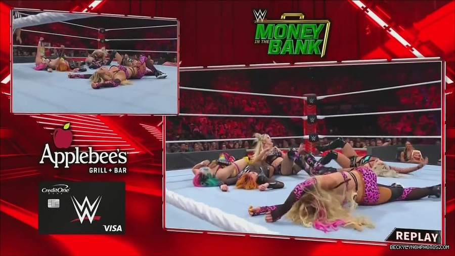 WWE_Monday_Night_Raw_2022_06_20_720p_HDTV_x264-NWCHD_mp4_001168334.jpg
