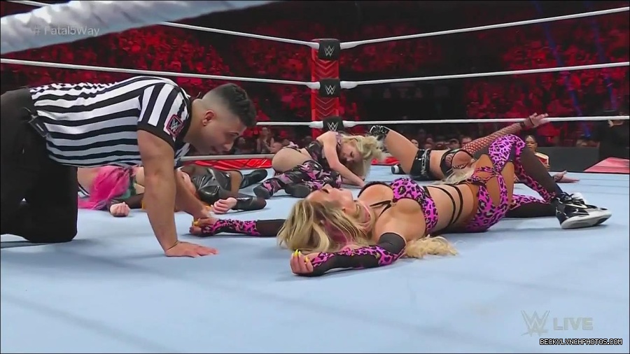 WWE_Monday_Night_Raw_2022_06_20_720p_HDTV_x264-NWCHD_mp4_001169535.jpg