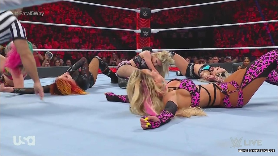 WWE_Monday_Night_Raw_2022_06_20_720p_HDTV_x264-NWCHD_mp4_001172738.jpg