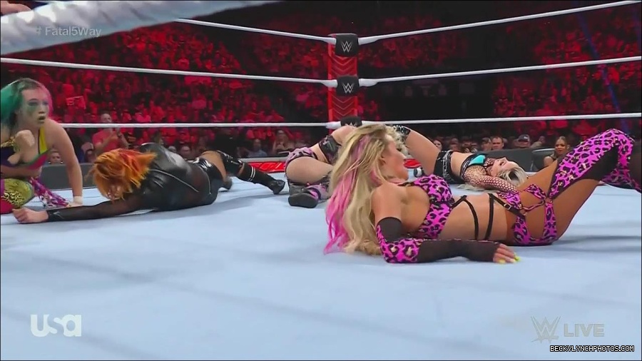 WWE_Monday_Night_Raw_2022_06_20_720p_HDTV_x264-NWCHD_mp4_001173539.jpg