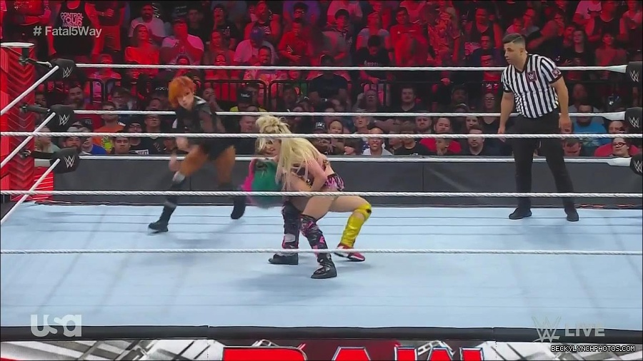 WWE_Monday_Night_Raw_2022_06_20_720p_HDTV_x264-NWCHD_mp4_001185150.jpg
