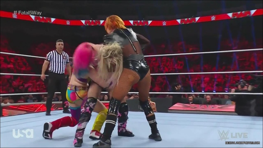 WWE_Monday_Night_Raw_2022_06_20_720p_HDTV_x264-NWCHD_mp4_001187152.jpg